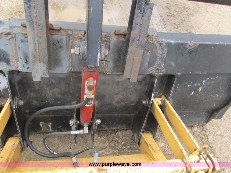 image for item I3872 Ford 675D backhoe