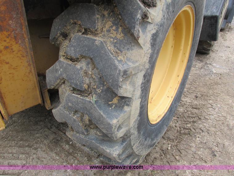 image for item I3872 Ford 675D backhoe