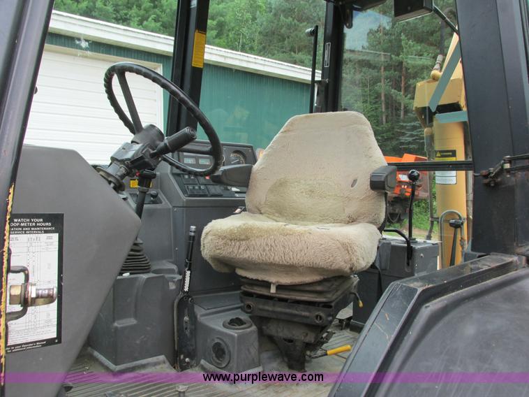 image for item I3872 Ford 675D backhoe