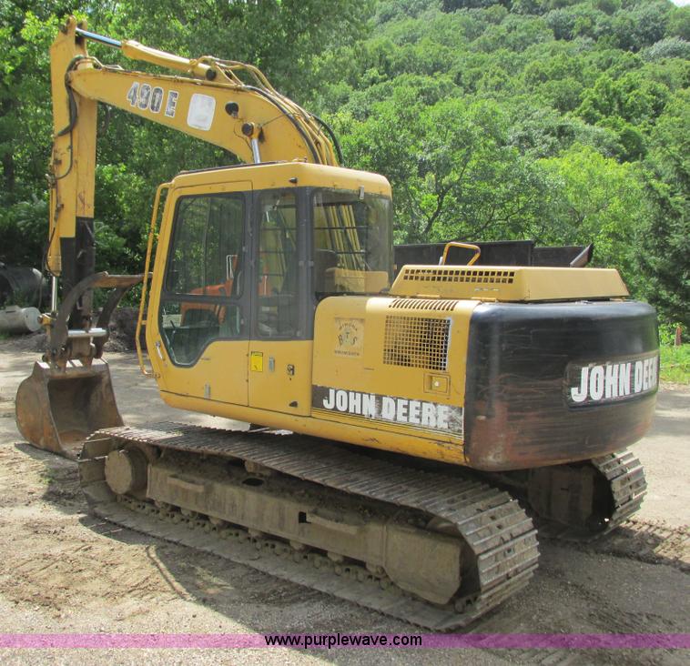 image for item I3874 1994 John Deere 490E excavator