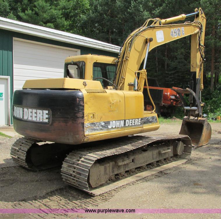 image for item I3874 1994 John Deere 490E excavator