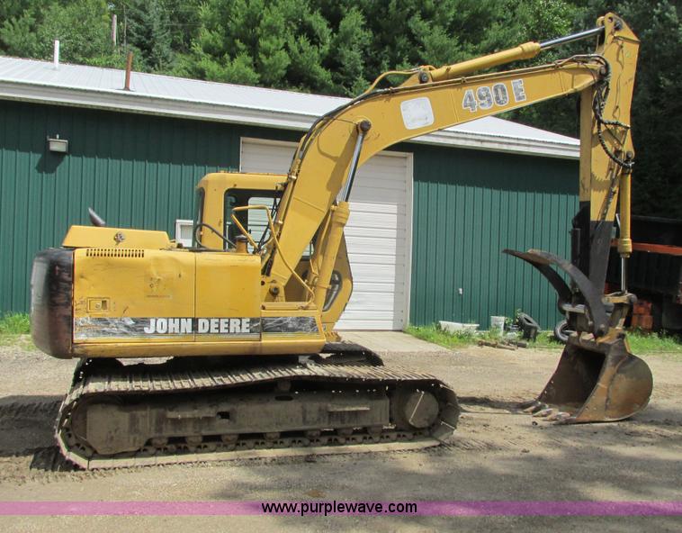 image for item I3874 1994 John Deere 490E excavator