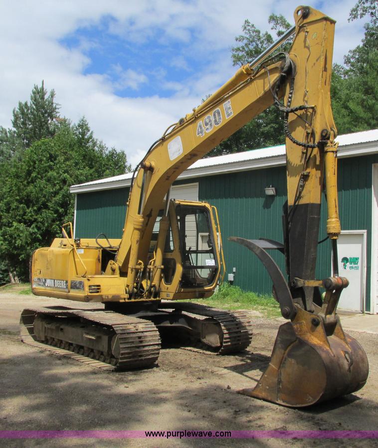 image for item I3874 1994 John Deere 490E excavator
