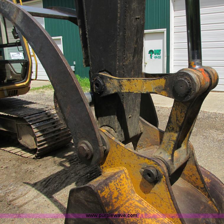 image for item I3874 1994 John Deere 490E excavator