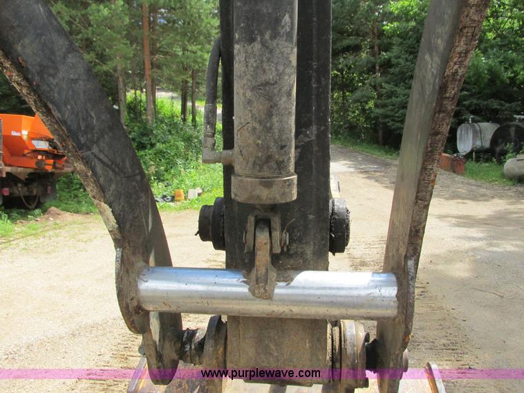 image for item I3874 1994 John Deere 490E excavator