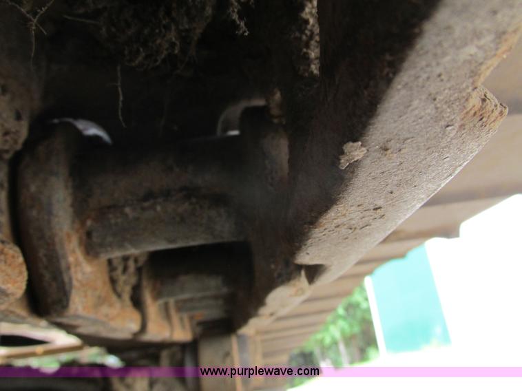 image for item I3874 1994 John Deere 490E excavator