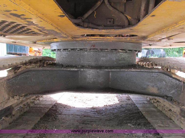 image for item I3874 1994 John Deere 490E excavator