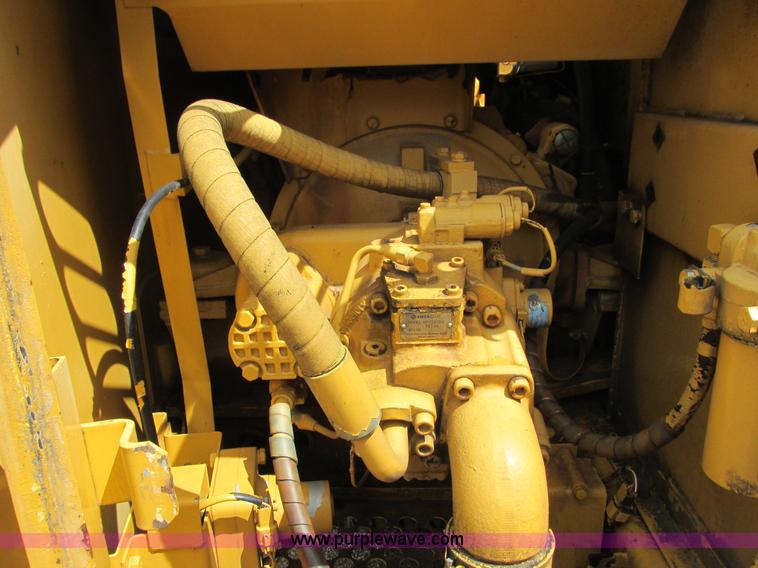 image for item I3874 1994 John Deere 490E excavator