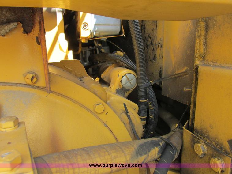 image for item I3874 1994 John Deere 490E excavator