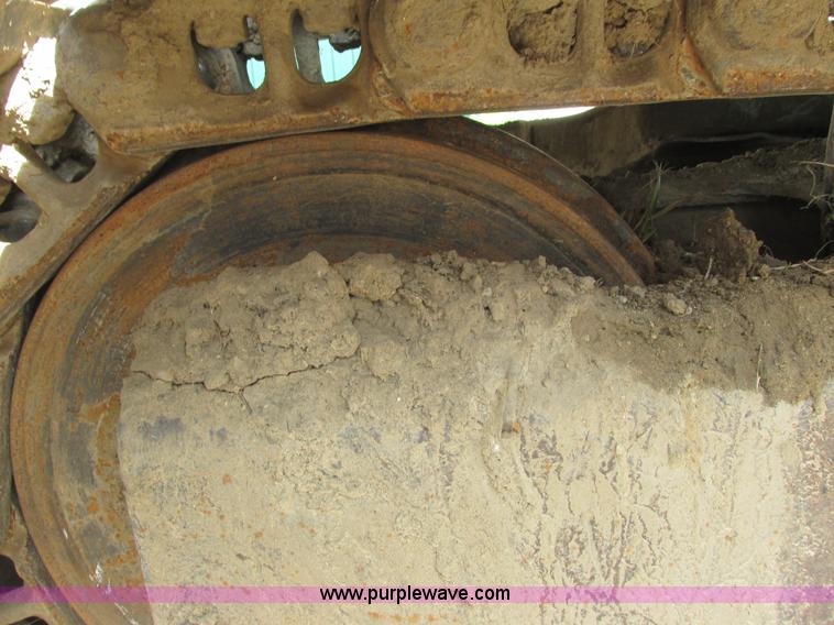 image for item I3874 1994 John Deere 490E excavator