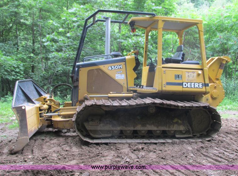 image for item I3875 2000 John Deere 450H LGP dozer