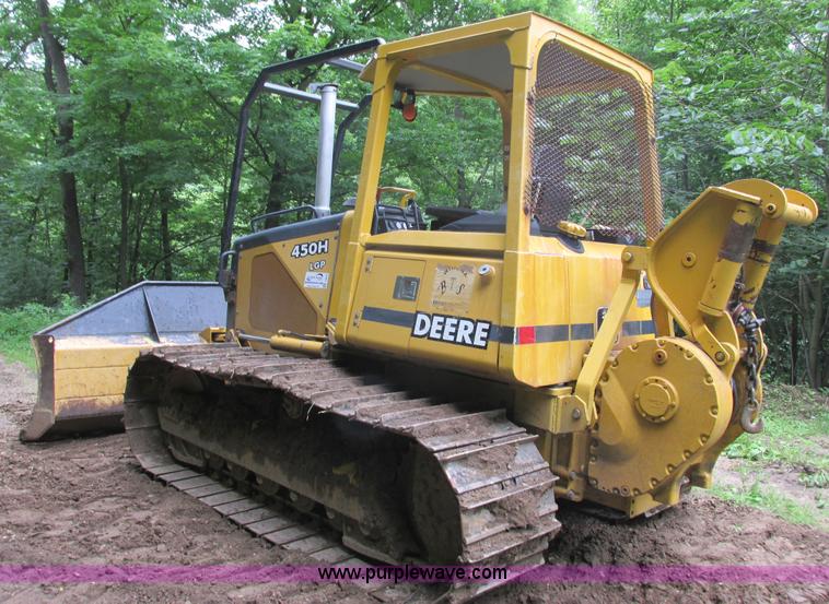 image for item I3875 2000 John Deere 450H LGP dozer