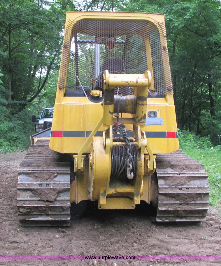 image for item I3875 2000 John Deere 450H LGP dozer