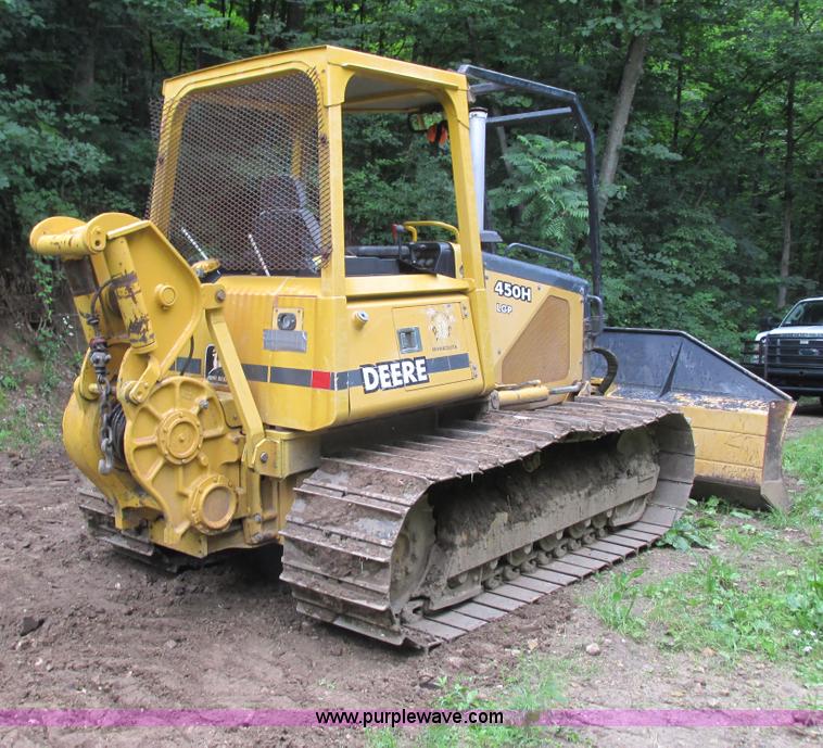 image for item I3875 2000 John Deere 450H LGP dozer