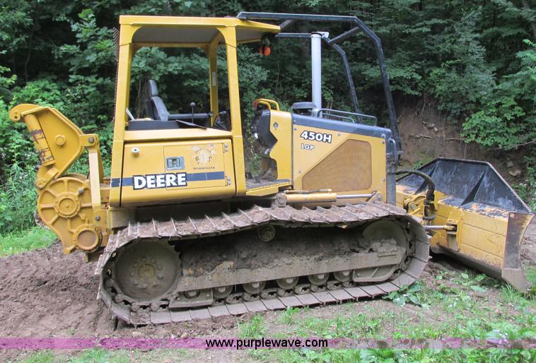 image for item I3875 2000 John Deere 450H LGP dozer