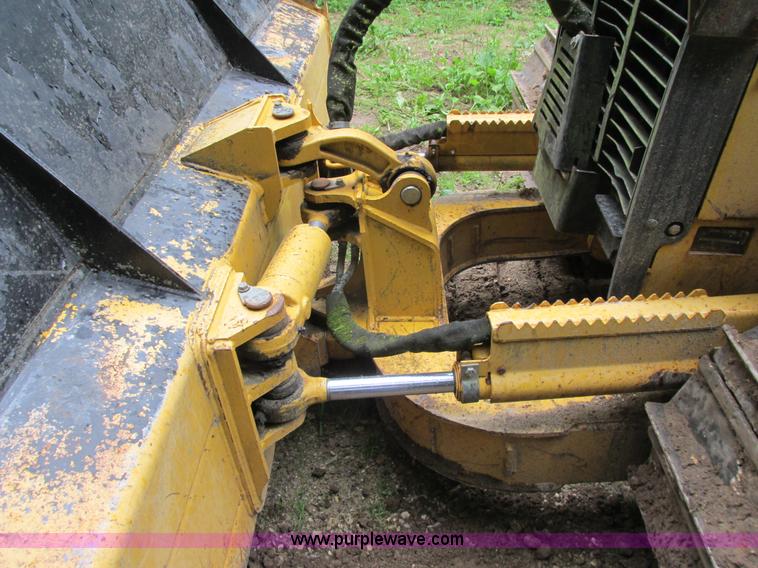 image for item I3875 2000 John Deere 450H LGP dozer