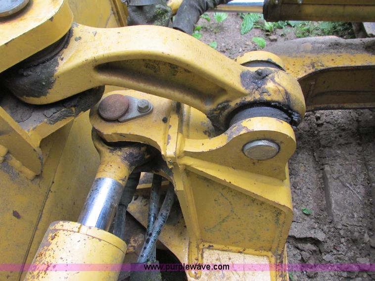 image for item I3875 2000 John Deere 450H LGP dozer
