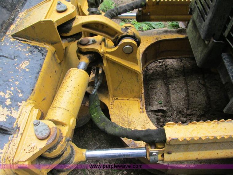 image for item I3875 2000 John Deere 450H LGP dozer