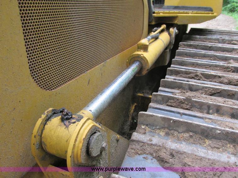 image for item I3875 2000 John Deere 450H LGP dozer