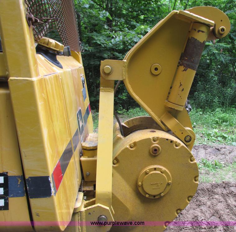 image for item I3875 2000 John Deere 450H LGP dozer