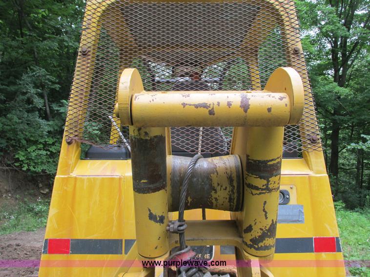 image for item I3875 2000 John Deere 450H LGP dozer