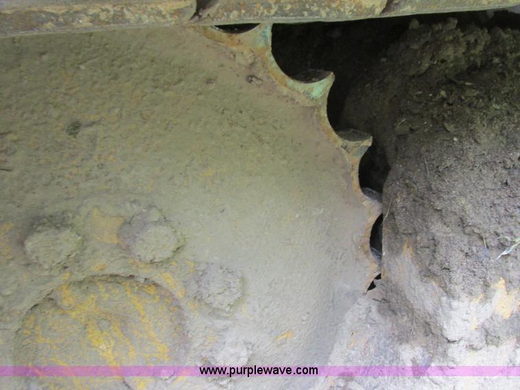 image for item I3875 2000 John Deere 450H LGP dozer