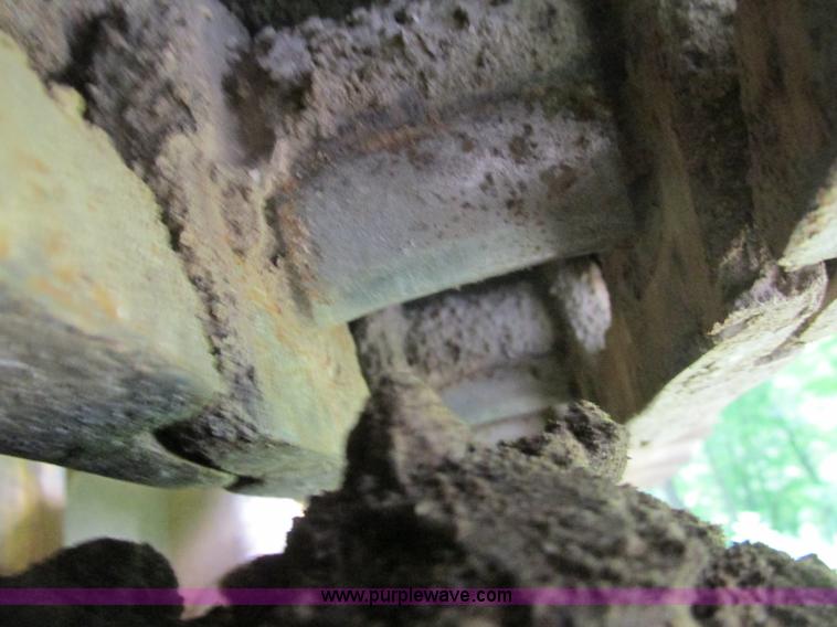 image for item I3875 2000 John Deere 450H LGP dozer