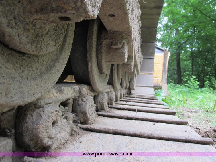 image for item I3875 2000 John Deere 450H LGP dozer