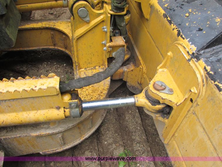 image for item I3875 2000 John Deere 450H LGP dozer