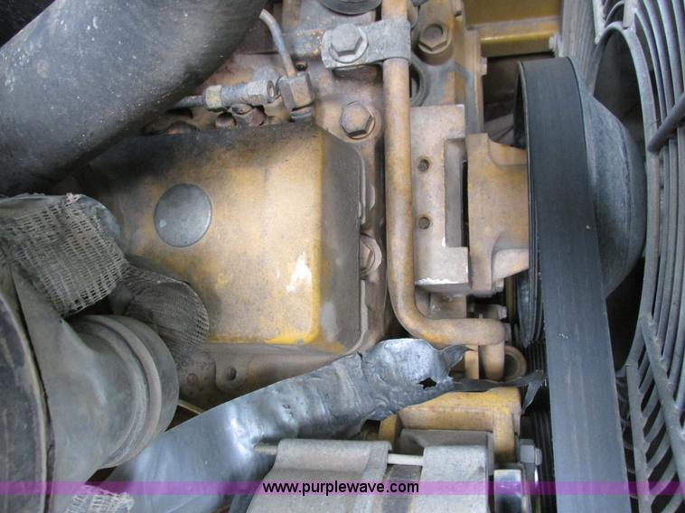 image for item I3875 2000 John Deere 450H LGP dozer