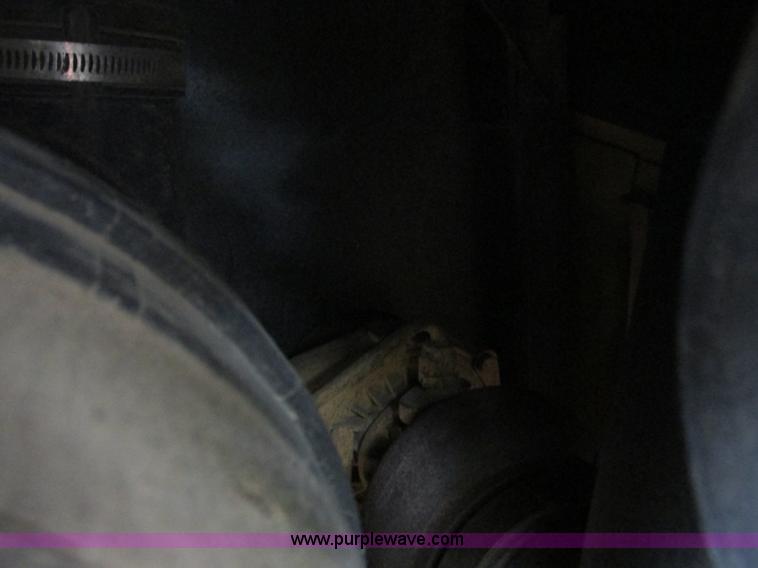 image for item I3875 2000 John Deere 450H LGP dozer