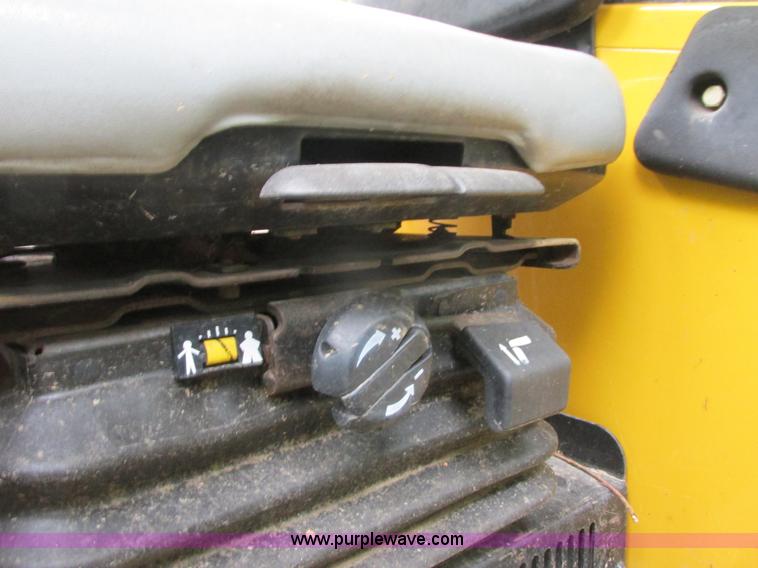 image for item I3875 2000 John Deere 450H LGP dozer