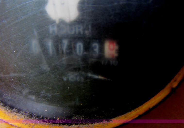 image for item I3875 2000 John Deere 450H LGP dozer