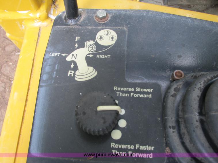 image for item I3875 2000 John Deere 450H LGP dozer