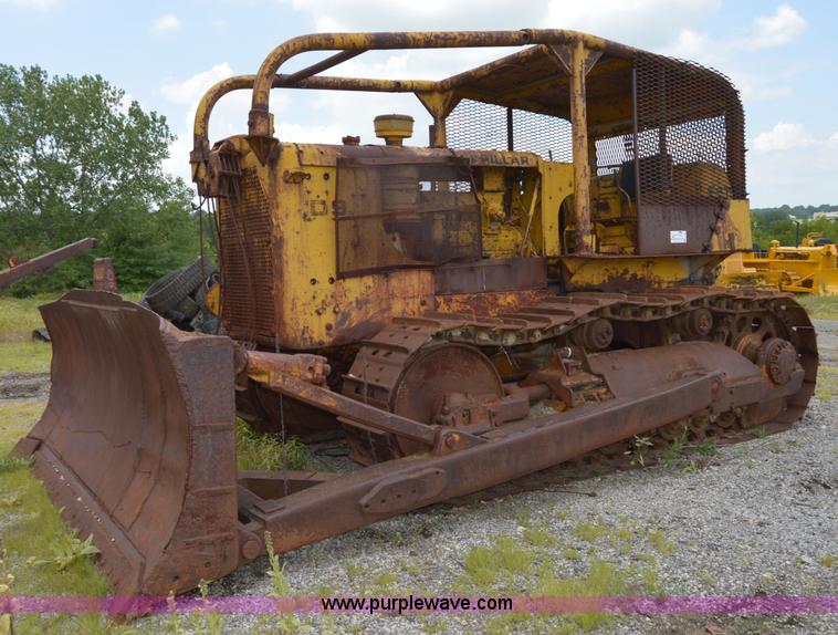 image for item I6488 1956 Caterpillar D9D dozer