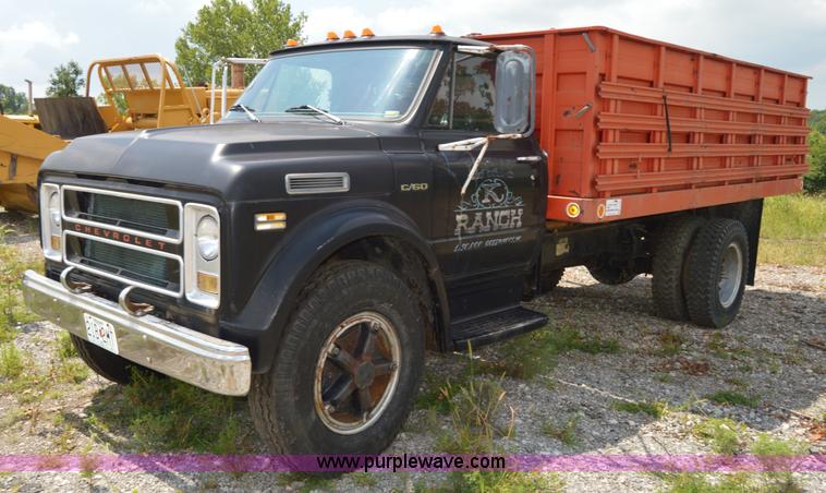 image for item I6489 1971 Chevrolet C60 dump truck