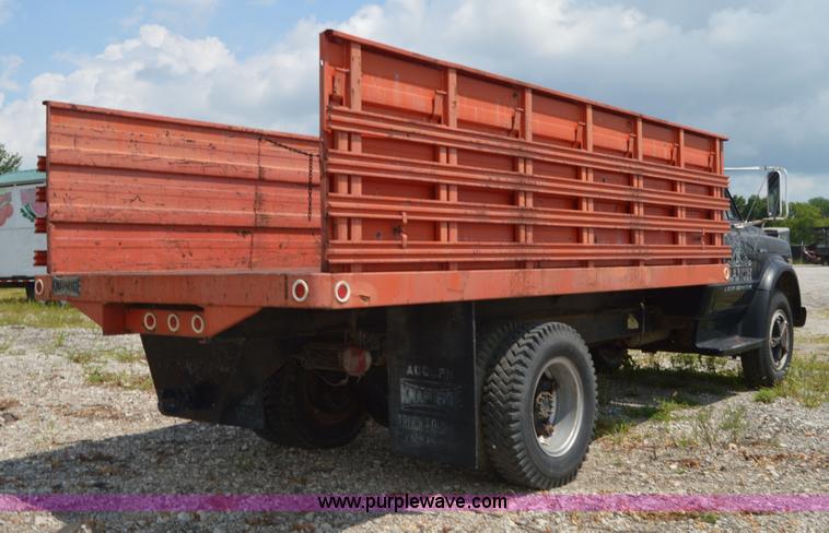 image for item I6489 1971 Chevrolet C60 dump truck