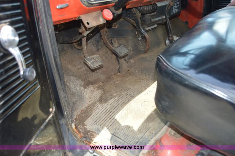 image for item I6489 1971 Chevrolet C60 dump truck