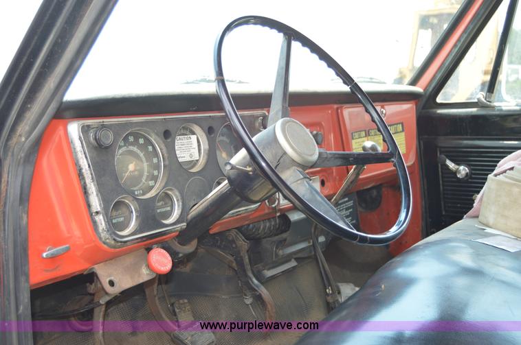 image for item I6489 1971 Chevrolet C60 dump truck