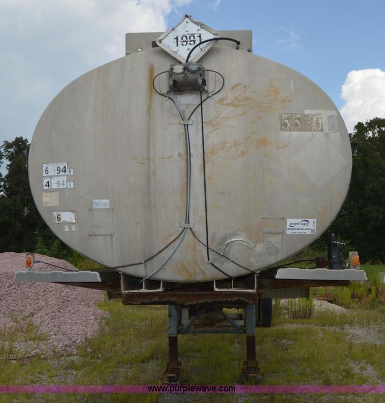 image for item I6490 1975 Trailmobile F1454CCI-4 tank trailer