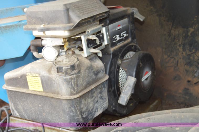 image for item I6490 1975 Trailmobile F1454CCI-4 tank trailer