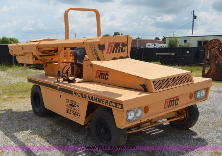 image for item I6492 BMC MH-42 hydra-hammer pavement breaker