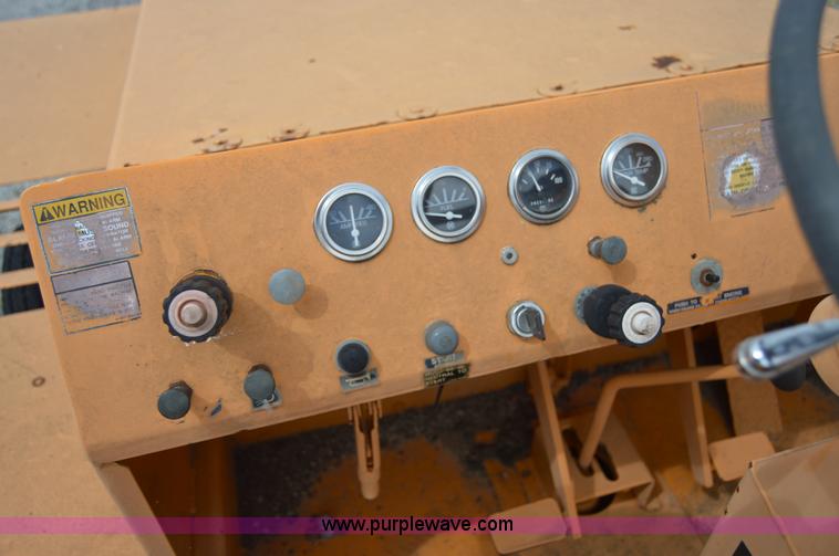 image for item I6492 BMC MH-42 hydra-hammer pavement breaker