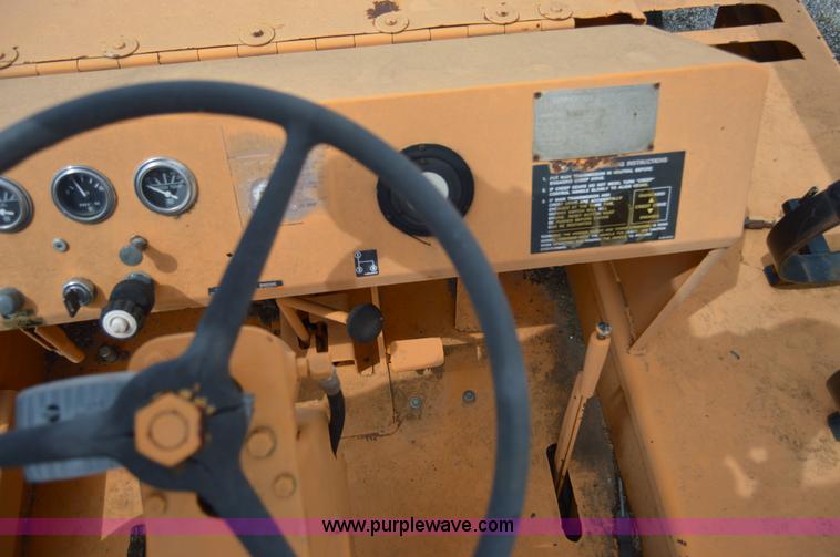 image for item I6492 BMC MH-42 hydra-hammer pavement breaker