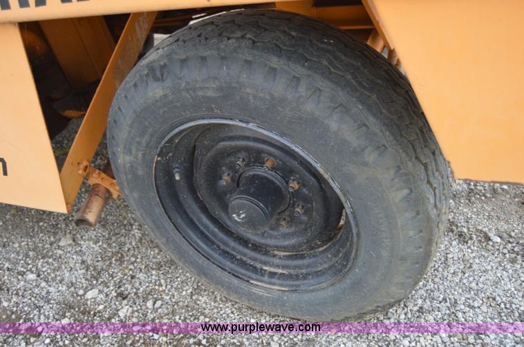 image for item I6492 BMC MH-42 hydra-hammer pavement breaker