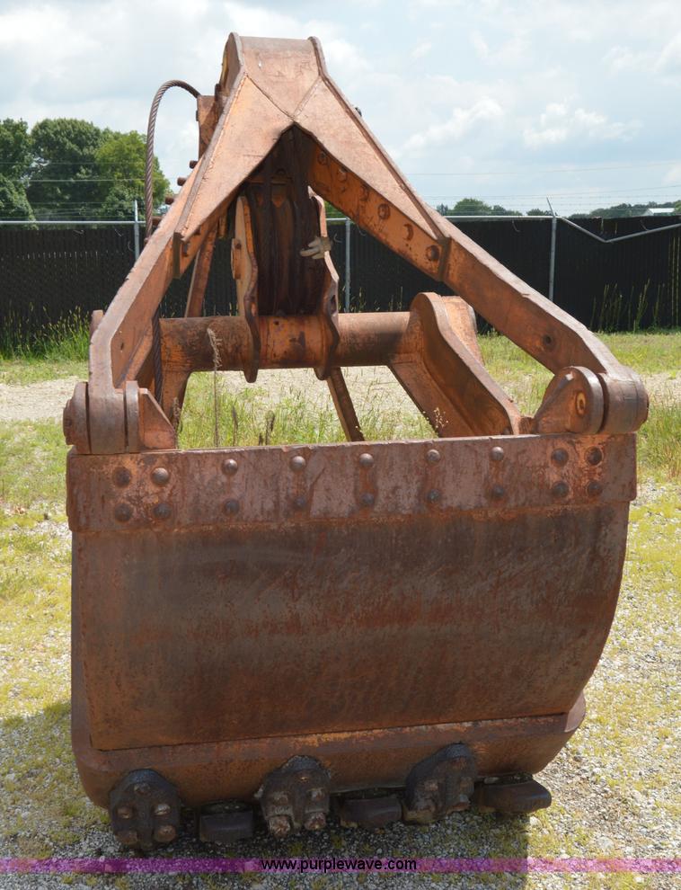 image for item I6493 Clamshell bucket