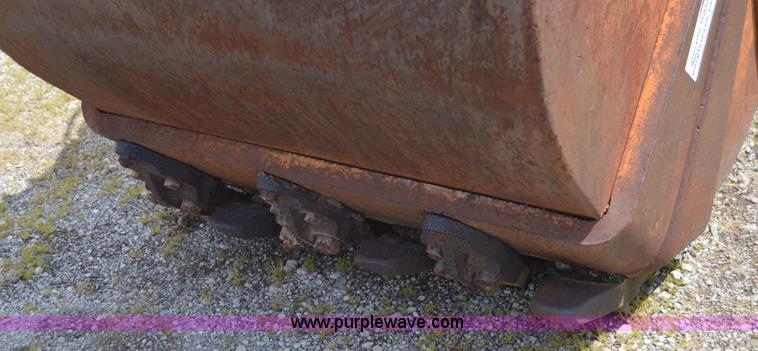 image for item I6493 Clamshell bucket