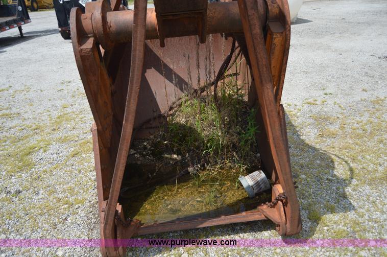 image for item I6493 Clamshell bucket