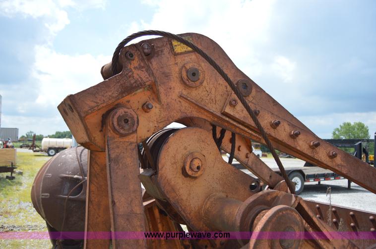 image for item I6493 Clamshell bucket