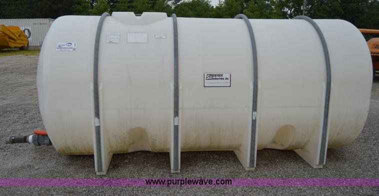 image for item I6495 1,700 gallon water tank